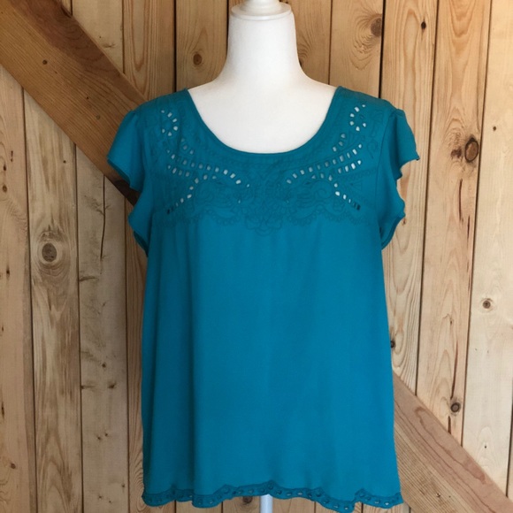 Xhiliration teal laser cut top - Picture 1 of 4